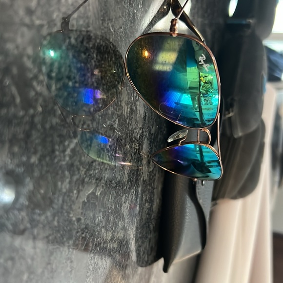 Ray-Ban Aviators - Picture 4 of 4